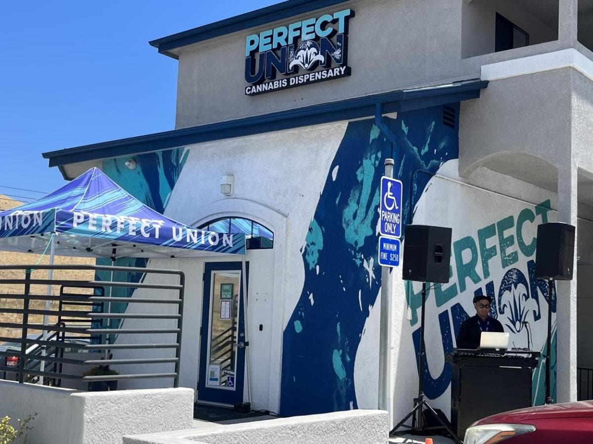 Perfect Union - Morro Bay storefront